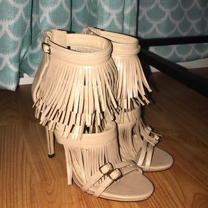 FRINGE HEELS
